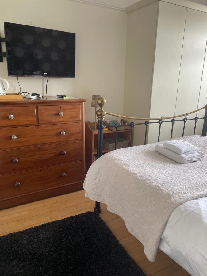 King Size Bed & En Suite Rolled Top Bath Private Lane Harrogate Eksteriør bilde